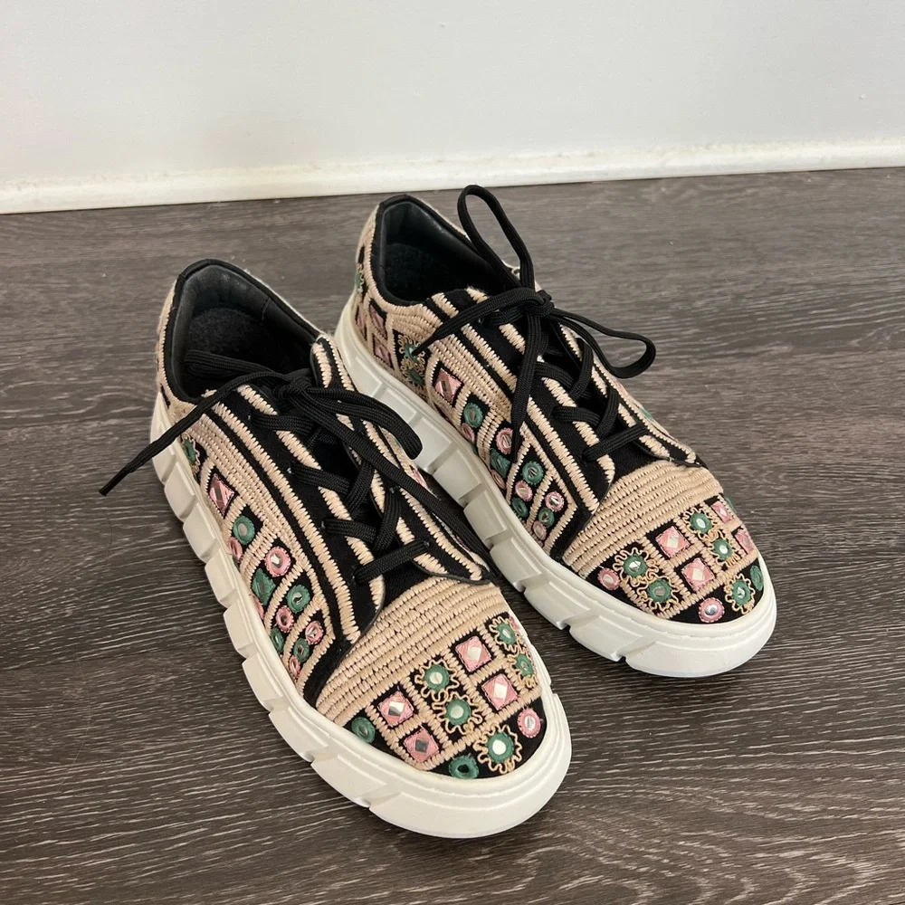 NWOT Free People “Catch Me If You Can” Crochet Platform Sneakers